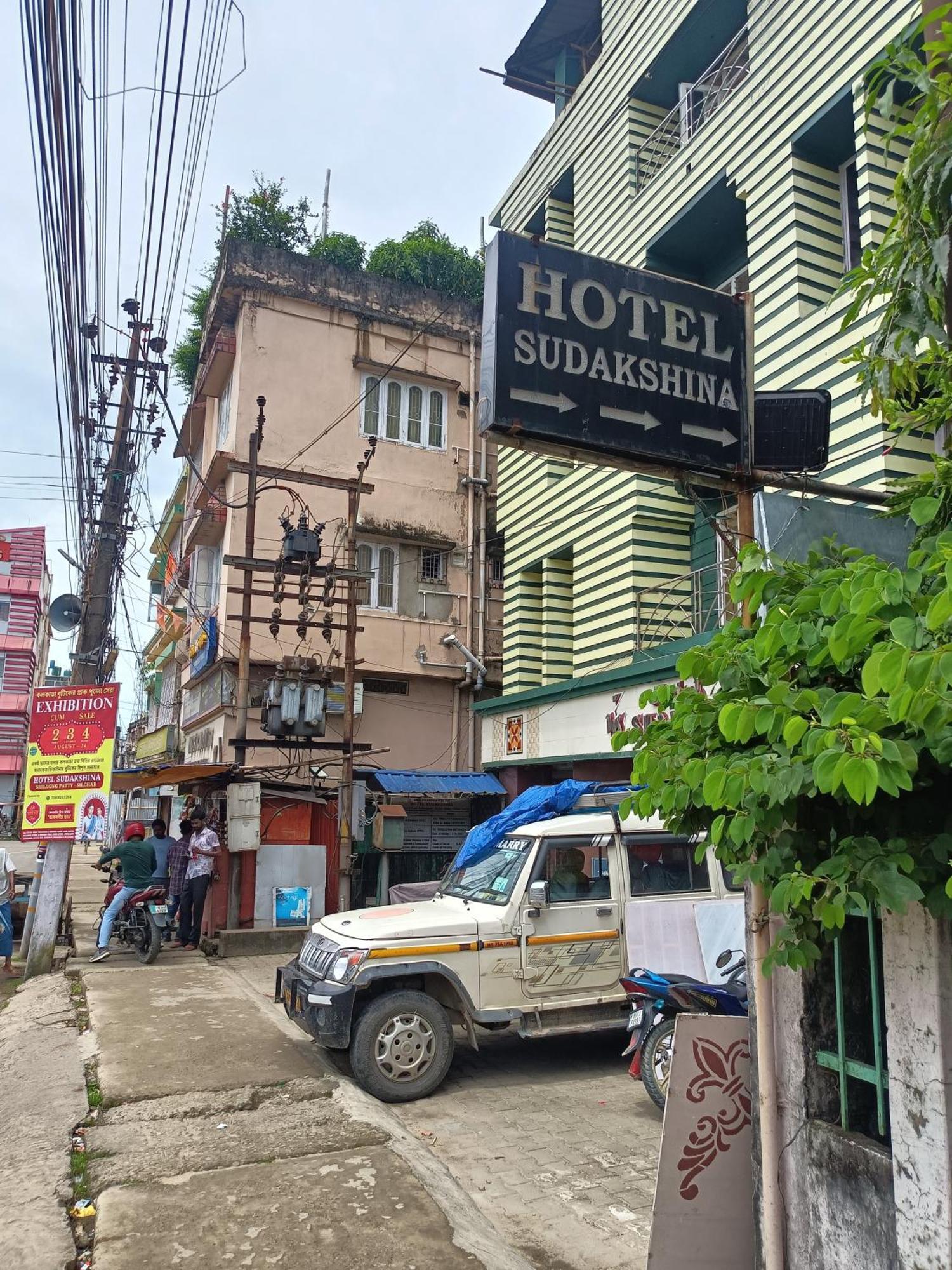 Hotel Sudakshina By Roh シルチャル エクステリア 写真